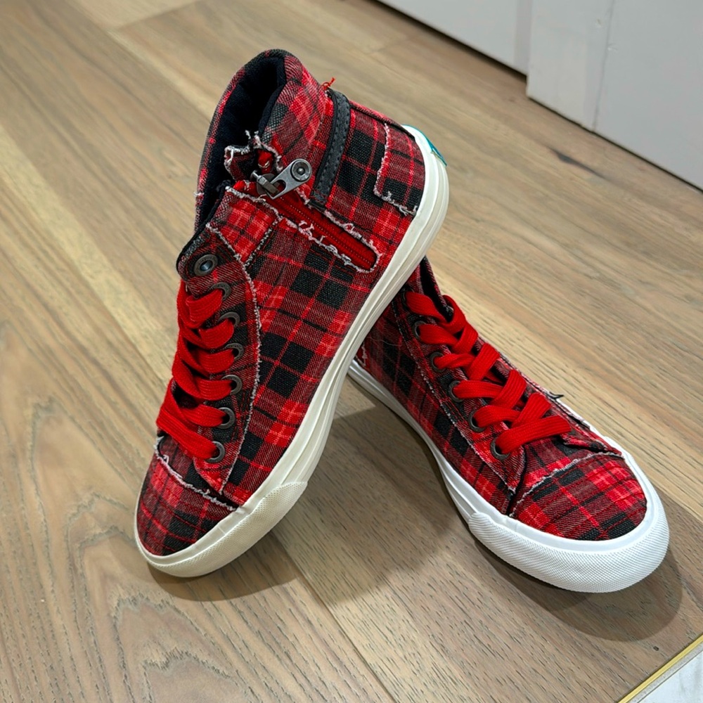 High Top Blowfish Malibu Canvas Shoes Size 8